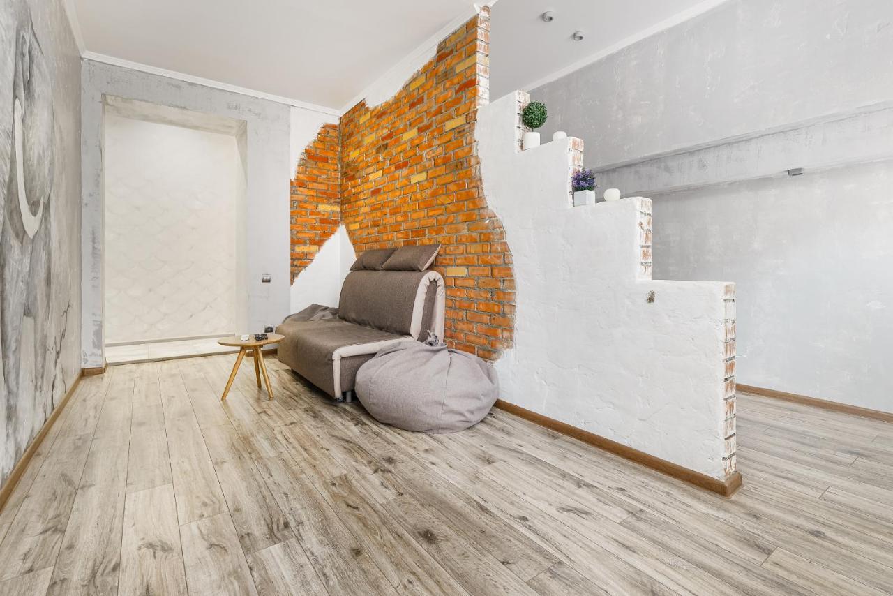 Loft On Mayakovsky 9 Odessa Luaran gambar