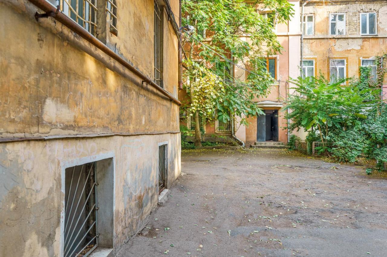 Loft On Mayakovsky 9 Odessa Luaran gambar