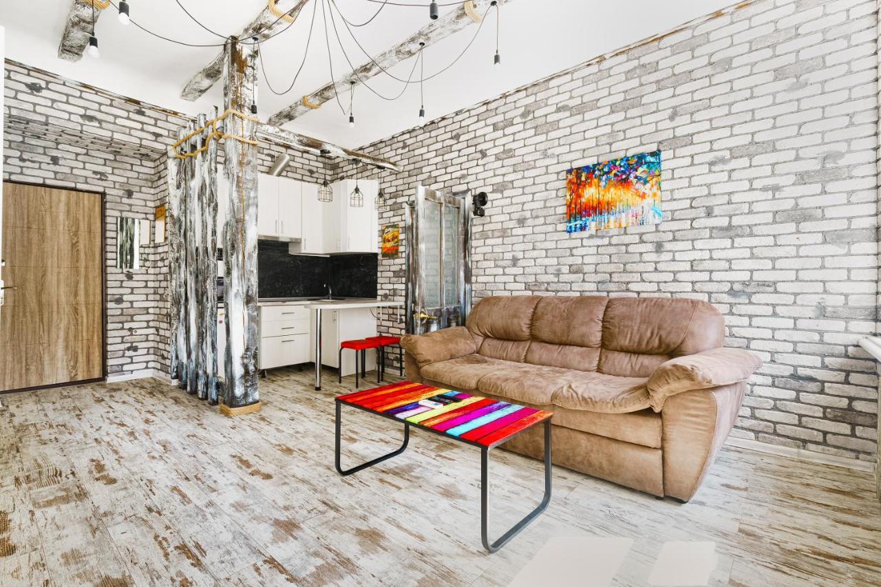 Loft On Mayakovsky 9 Odessa Luaran gambar